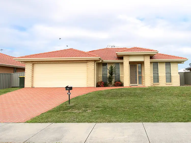 32 Niven Parade, Rutherford NSW 2320