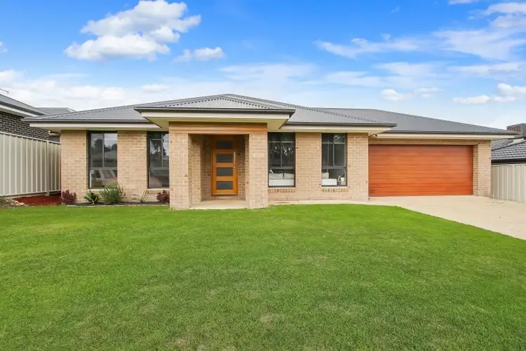 9 Eyre Ct, Lavington NSW 2641