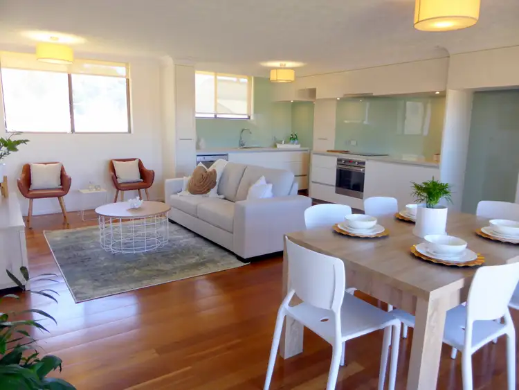 4/9 Ellen St, Woody Point QLD 4019