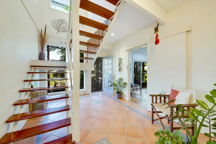 10 Matson Cres, West Gladstone QLD 4680