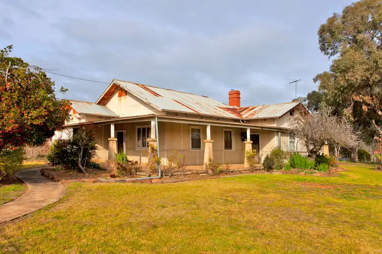 12 Urana Rd, Burrumbuttock NSW 2642