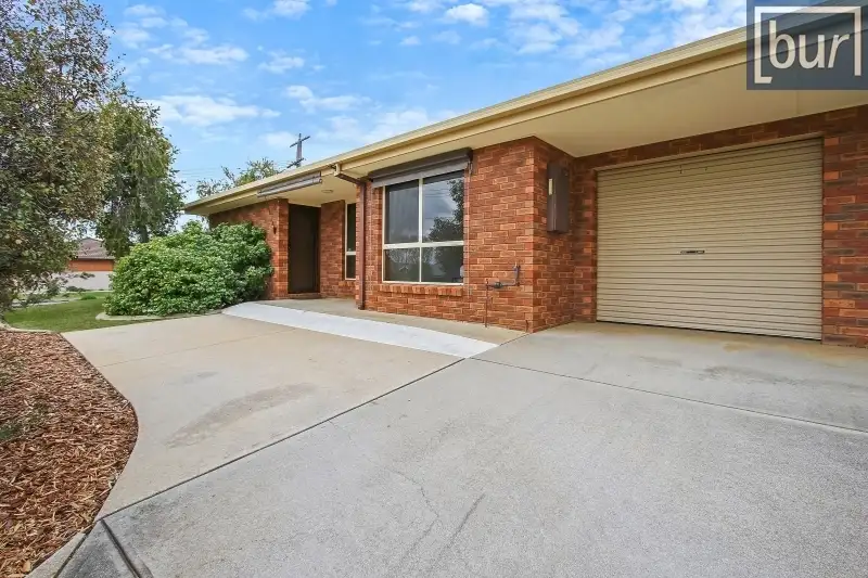 Main view of Homely unit listing, Unit 1/4 Peacock Ave, Wodonga VIC 3690