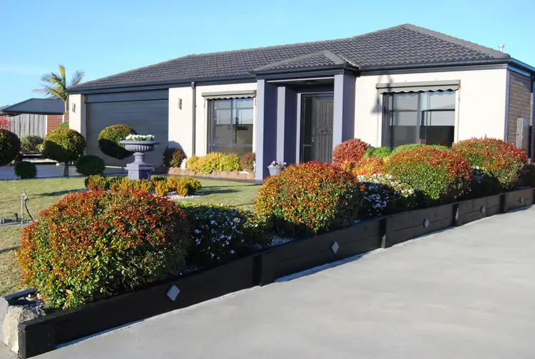 8 Riviera Close, Paynesville VIC 3880