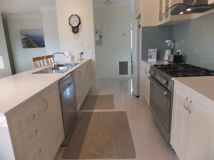 Fifth view of Homely house listing, 8 Riviera Close, Paynesville VIC 3880