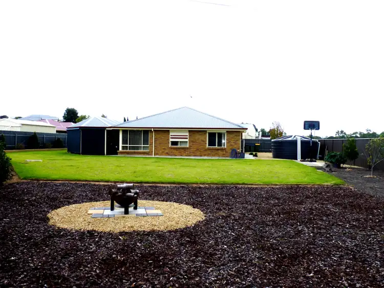 36 Glenalbyn Cl, Strathalbyn SA 5255