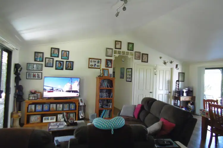 Fourth view of Homely house listing, 1 Canecutter Ct, Childers QLD 4660