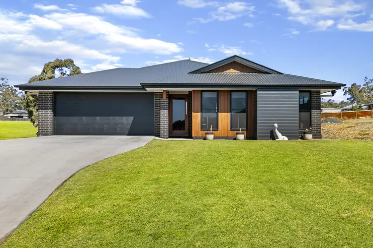 2 Coucal Court, Meringandan West QLD 4352