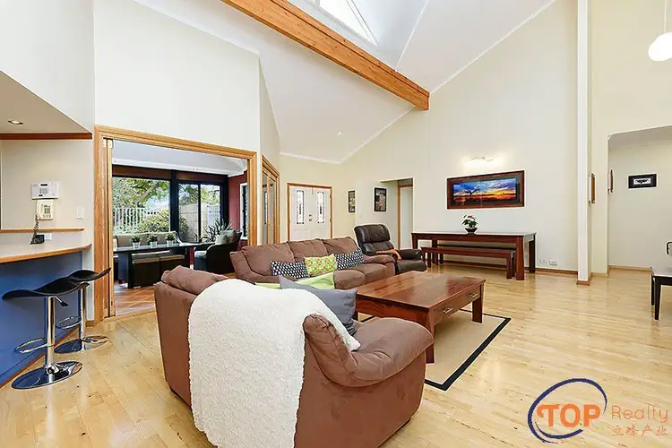 2/41 Mosaic Street East, Shelley WA 6148
