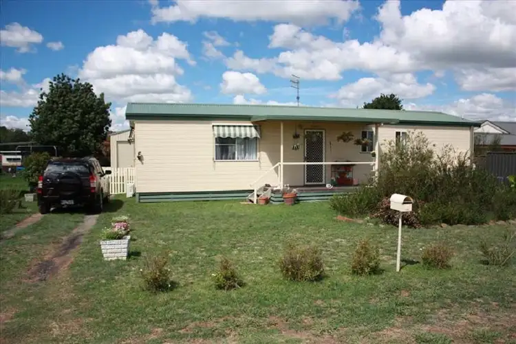 3 MUNRO AVENUE, Uralla NSW 2358