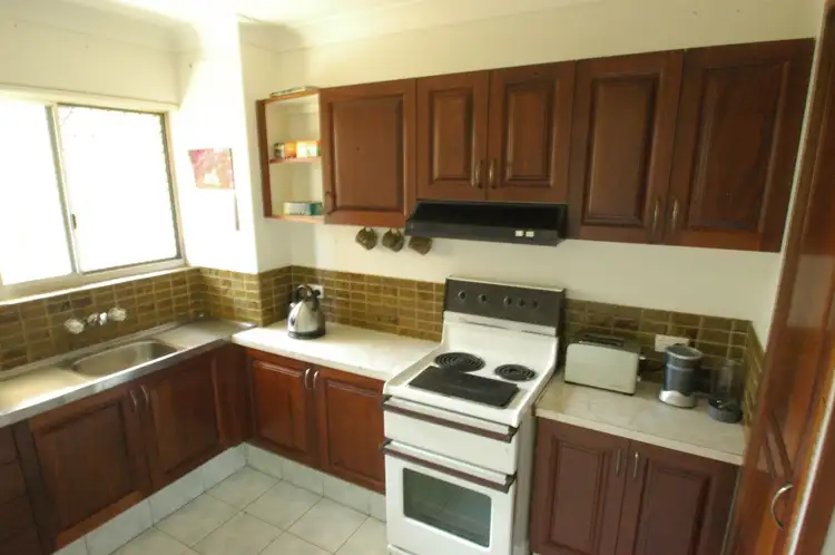 Seventh view of Homely unit listing, 2/5 Angie Court, Mermaid Waters QLD 4218