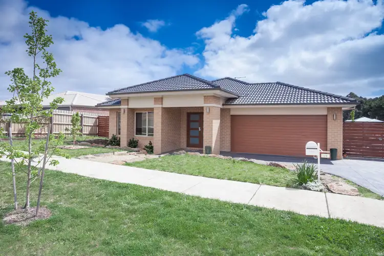 19 Charters Avenue, Gisborne VIC 3437