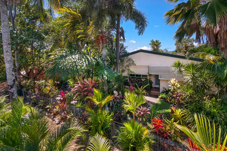 24 Card Avenue, Manunda QLD 4870