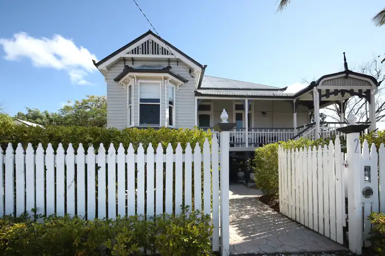 2 Cribb St, Sadliers Crossing QLD 4305