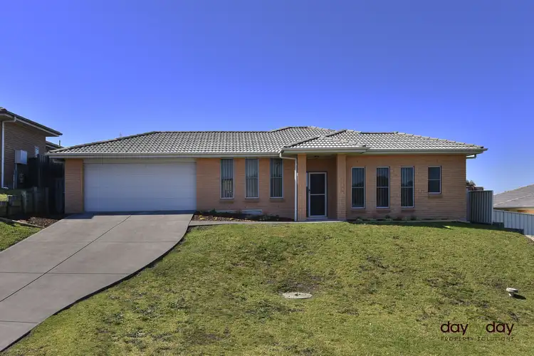 10 Talia Ave, Cameron Park NSW 2285