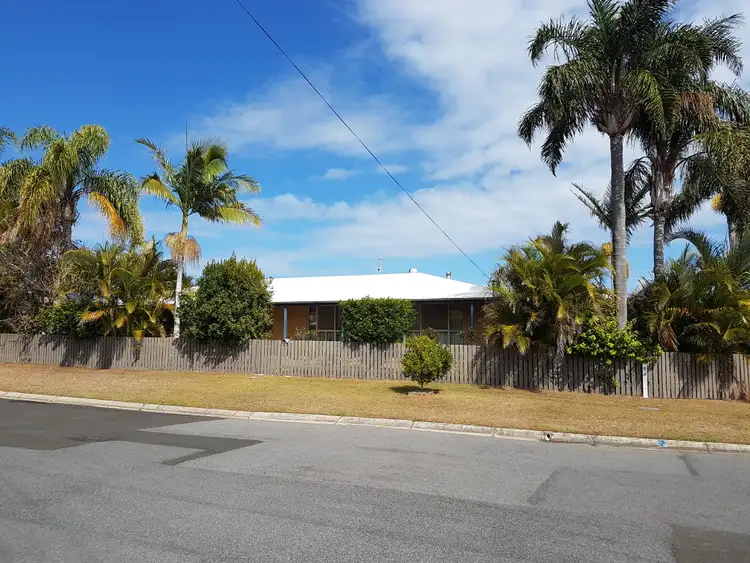 18 Wattle St, Point Vernon QLD 4655