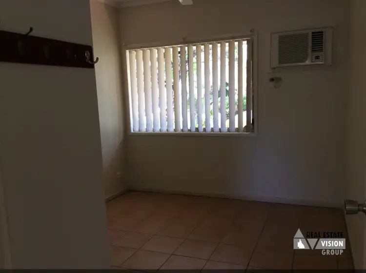 Fifth view of Homely unit listing, 4 Andrea Pl, Emerald QLD 4720