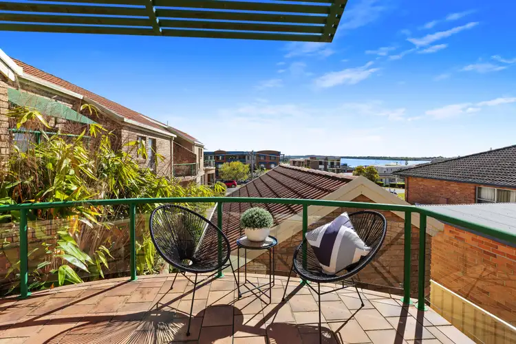 32 Waugh Street