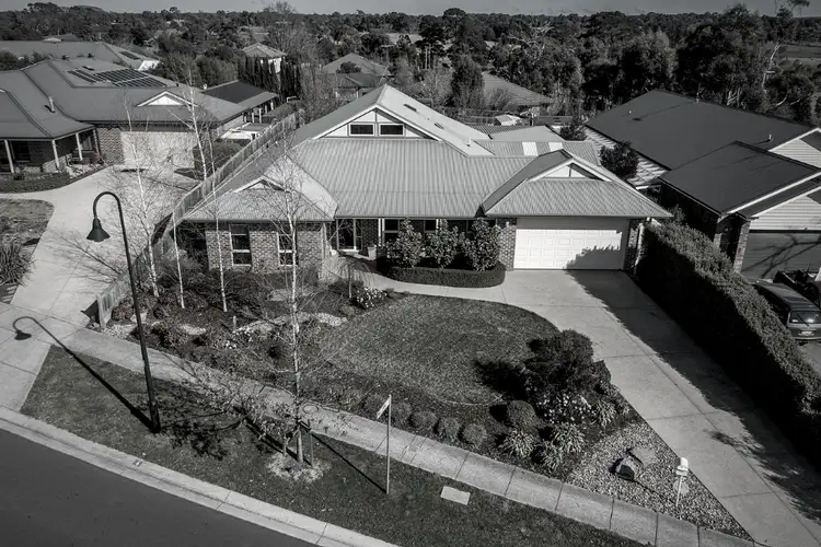4 Mulgutherie Way, Gisborne VIC 3437