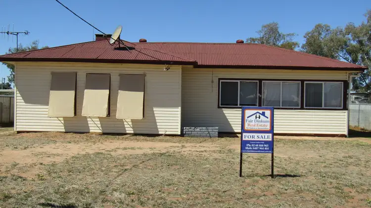 98 Dandaloo St, Trangie NSW 2823