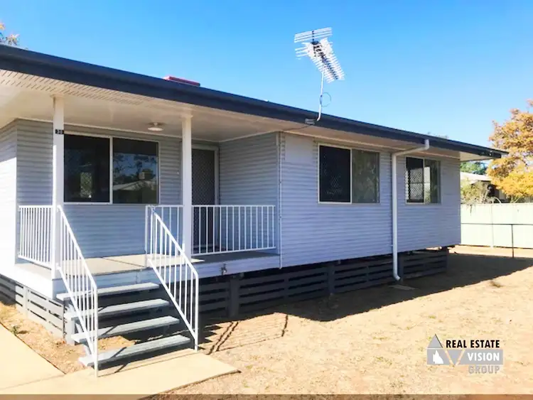 30 Eucalyptus St, Blackwater QLD 4717