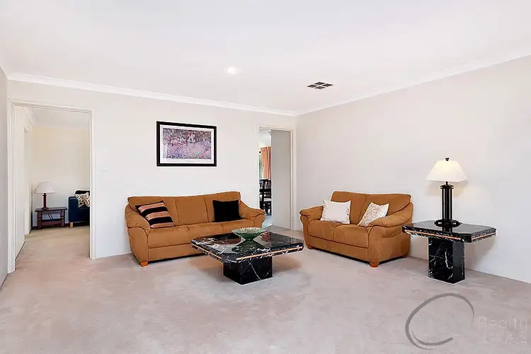 17 Aviemore Grn, Canning Vale WA 6155