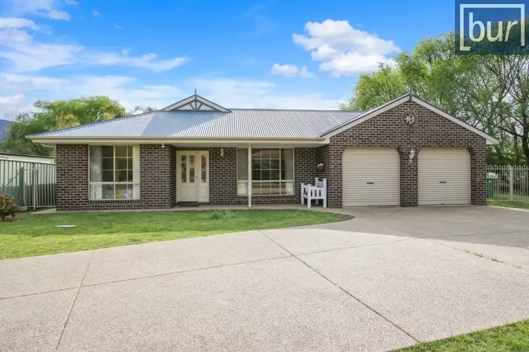 4 Emily Close, Tangambalanga VIC 3691