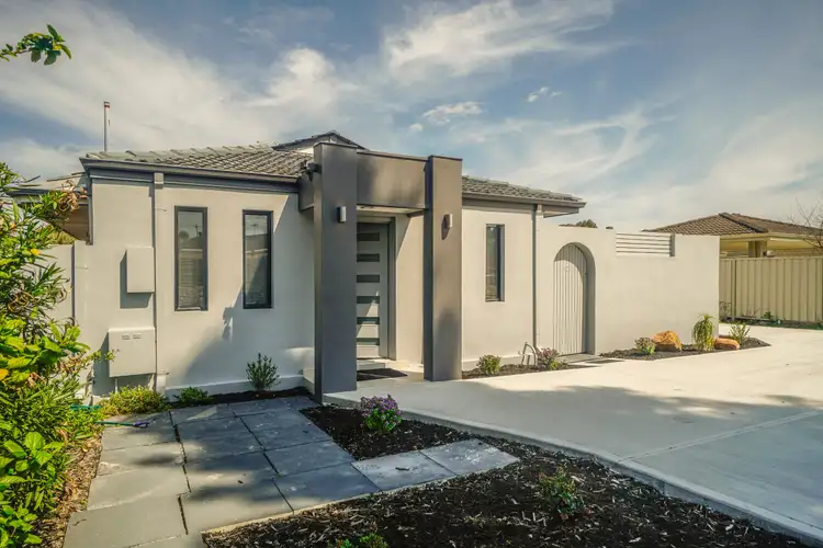 12 Linton Pl, Morley WA 6062