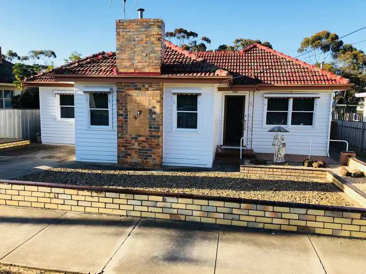 Main view of Homely house listing, 17 Moray Cres, North Bendigo VIC 3550