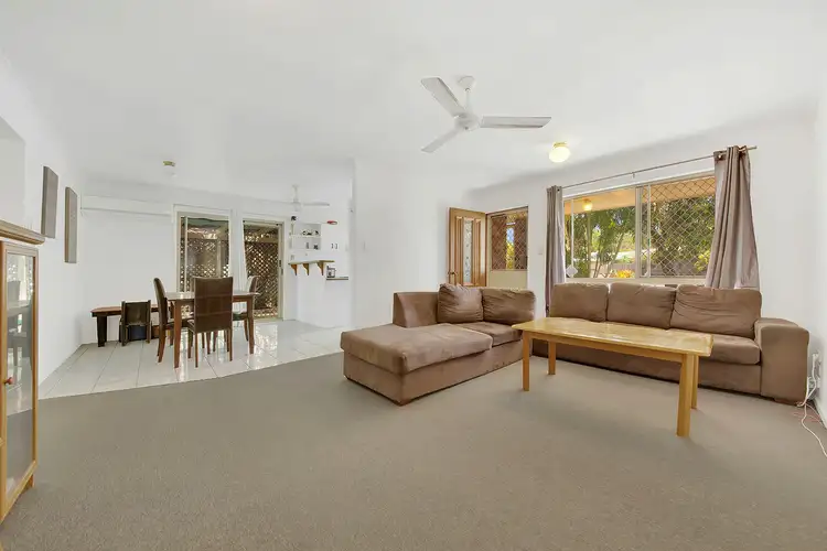 7 Dorset Cl, New Auckland QLD 4680