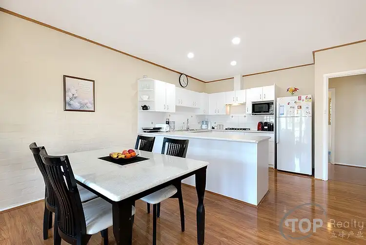 Sixth view of Homely house listing, 10 Elgon Hill, Willetton WA 6155