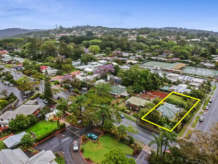 33 Gloucester Rd, Buderim QLD 4556
