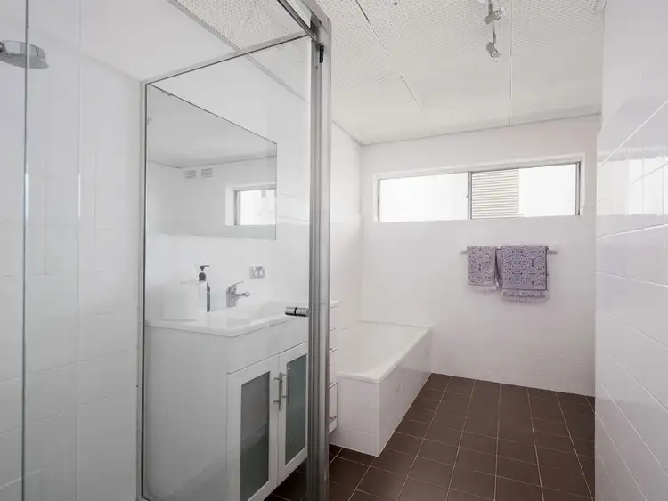 Sixth view of Homely unit listing, Unit 2/52 Penkivil St, Bondi NSW 2026