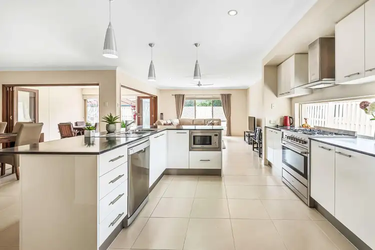 32 Regatta Ave, Oxenford QLD 4210