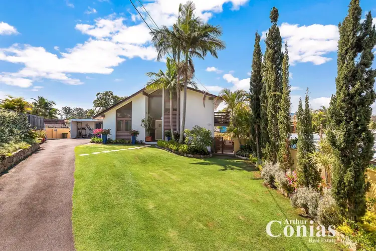 5 Oakington St, Fig Tree Pocket QLD 4069