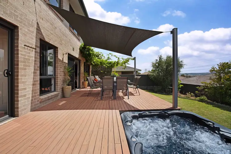 32 Ripon Way, Macquarie Hills NSW 2285