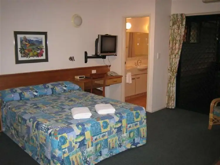 Sixth view of Homely unit listing, Unit 6/651 Charlton Esplanade, Urangan QLD 4655