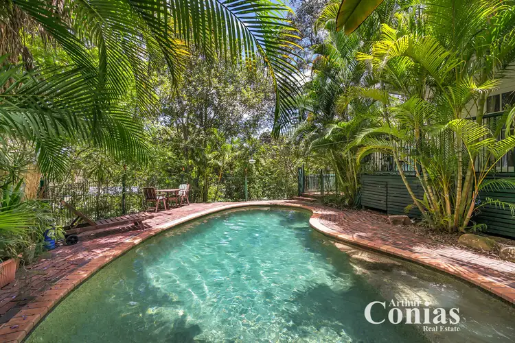 12 Crag Rd, Taringa QLD 4068