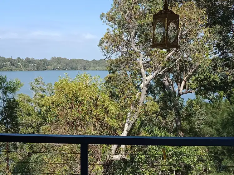 24 Calmwaters Cres, Macleay Island QLD 4184