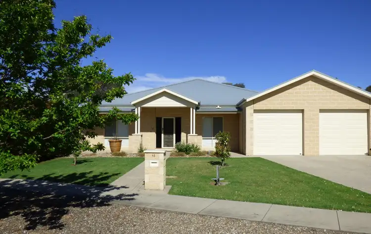 15 Ironbark Dr, Benalla VIC 3672