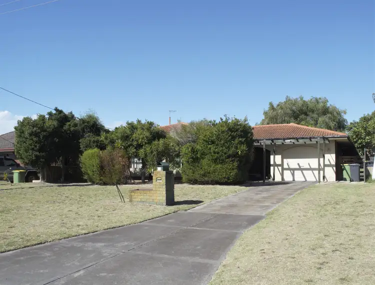 15 Ripplewood Avenue, Thornlie WA 6108