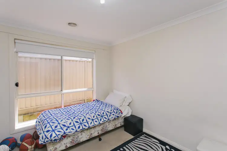 Seventh view of Homely house listing, 5 Muller Ct, Mount Clear VIC 3350