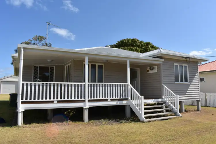 35 Kent St, Urangan QLD 4655