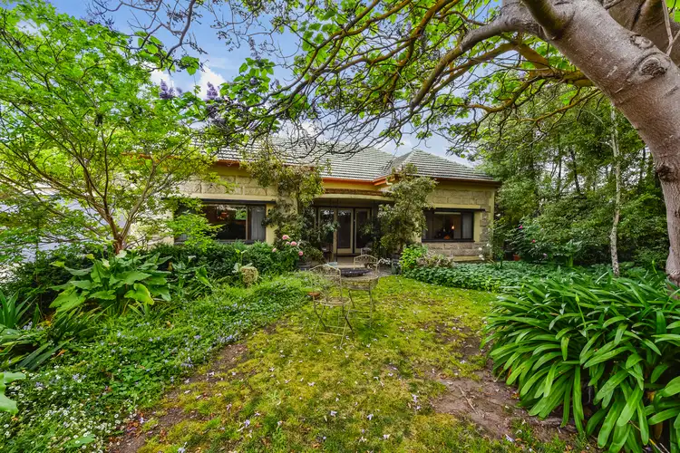 36 Riddoch St, Penola SA 5277