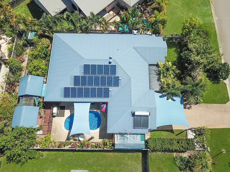 42 Woodwark Dr, Bushland Beach QLD 4818