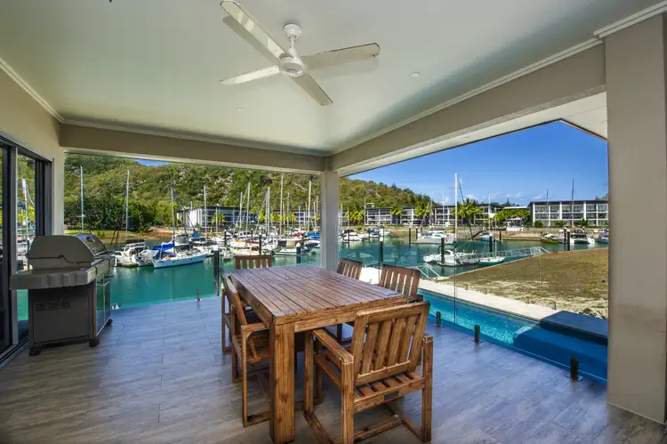 8 The Cove, Nelly Bay QLD 4819