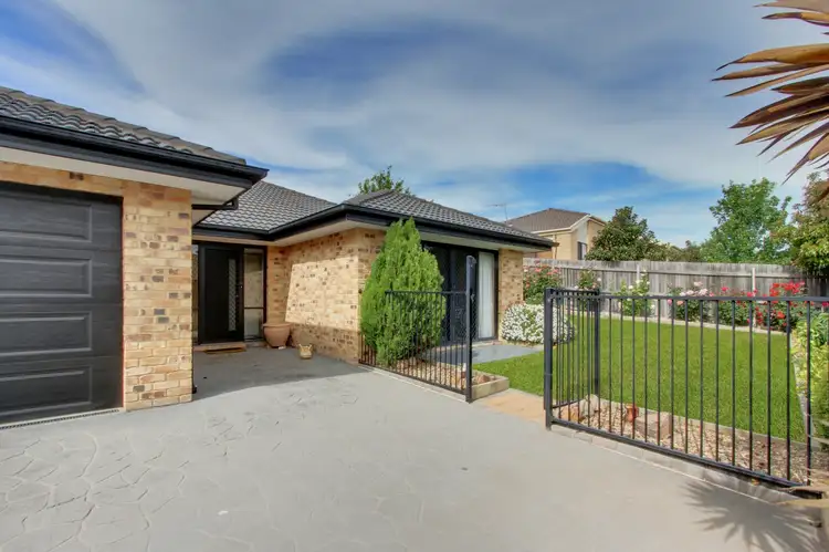 31 Bluestone Gdns, Jerrabomberra NSW 2619