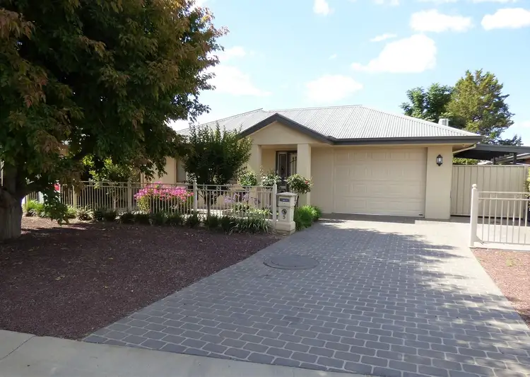 Main view of Homely townhouse listing, 5 Box Lane, Benalla VIC 3672