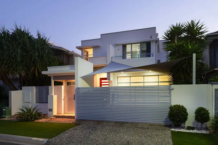 11 Harbourvue Ct, Helensvale QLD 4212