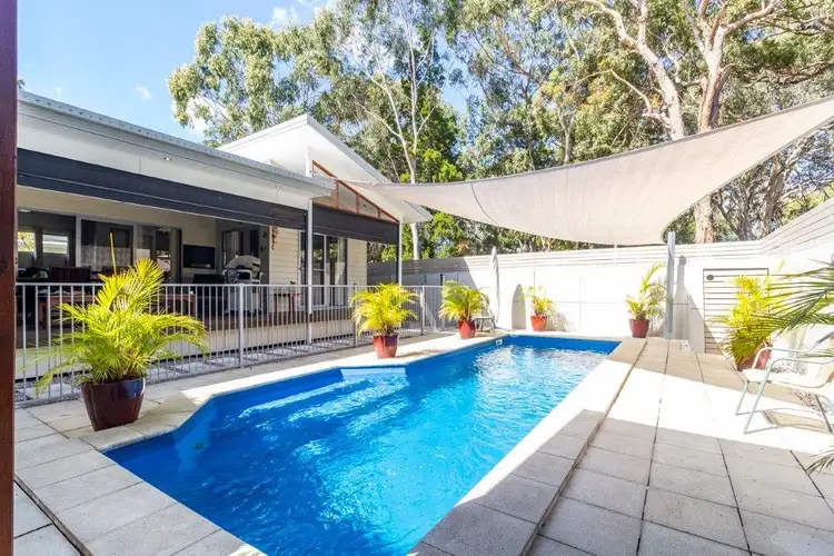 4 Dalpura St, Macleay Island QLD 4184
