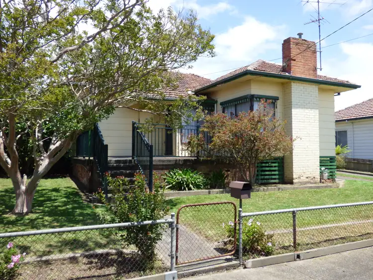 21 Hampton St, Moe VIC 3825